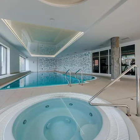 Live & Travel - Waterlane Island * غدانسك