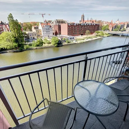 Live & Travel - Waterlane Island