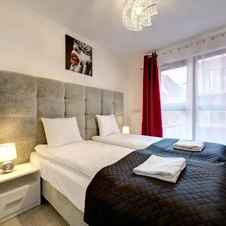 Live & Travel - Waterlane Island Apartment