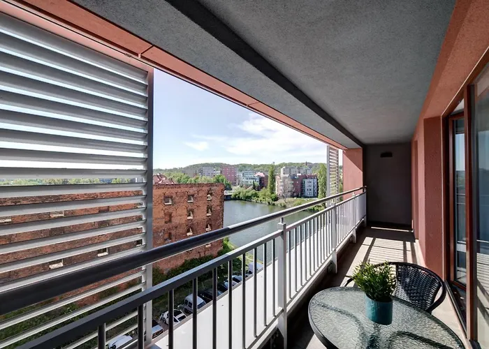 Live & Travel - Waterlane Island Gdańsk